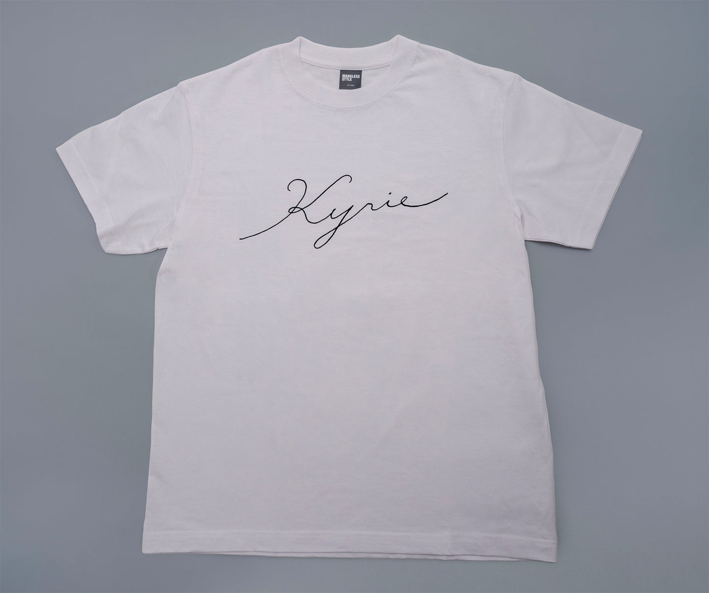“Kyrie" Camiseta